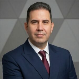 Benidorm El cubano que desafía al sistema: energía más barata, viajes low cost y salud con EmprenYA