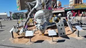 🔥 BENIDORM ARDE DE EMOCIÓN: EL RINCÓN DE LOIX PREPARA UNA CREMÀ QUE HIPNOTIZA A LA CIUDAD