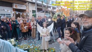 BENIDORM AMANECE CON HISTORIA: EL ACTO DE LA EMBAJADA LLENA DE EMOCIÓN Y TRADICIÓN LA PARROQUIA DE SAN JAIME Y SANTA ANA