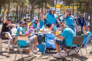 BENIDORM CELEBRA LA TRADICIÓN, LA CONVIVENCIA Y LA ALEGRÍA EN EL DÍA DE LA MONA DE LAS PEÑAS